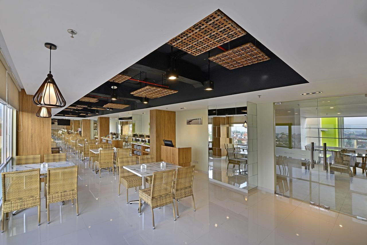 Whiz Prime Hotel Basuki Rahmat Маланг Экстерьер фото