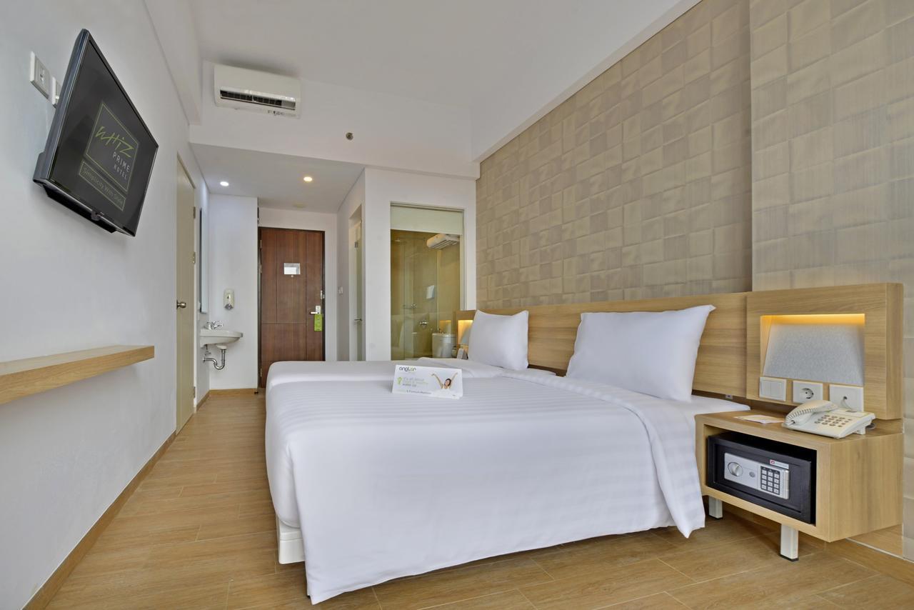 Whiz Prime Hotel Basuki Rahmat Маланг Экстерьер фото